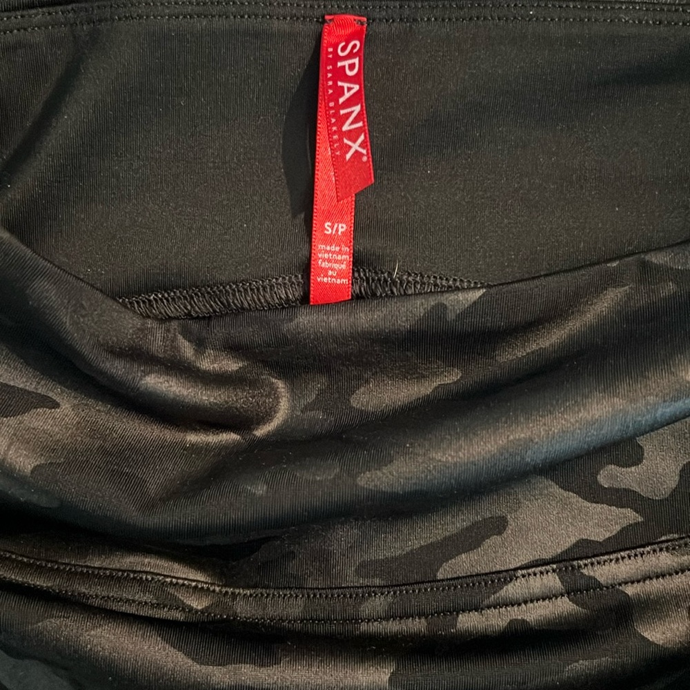 Size small Spanx leggings